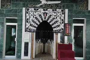 Jamia Masjid Faizan e Madina image