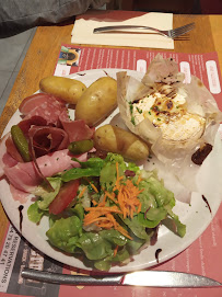 Raclette du Restaurant La Petite Ferme à Saint-Sorlin-d'Arves - n°8
