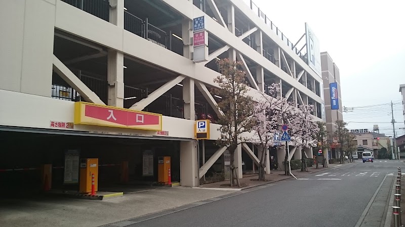 谷塚駅東口共同駐車場