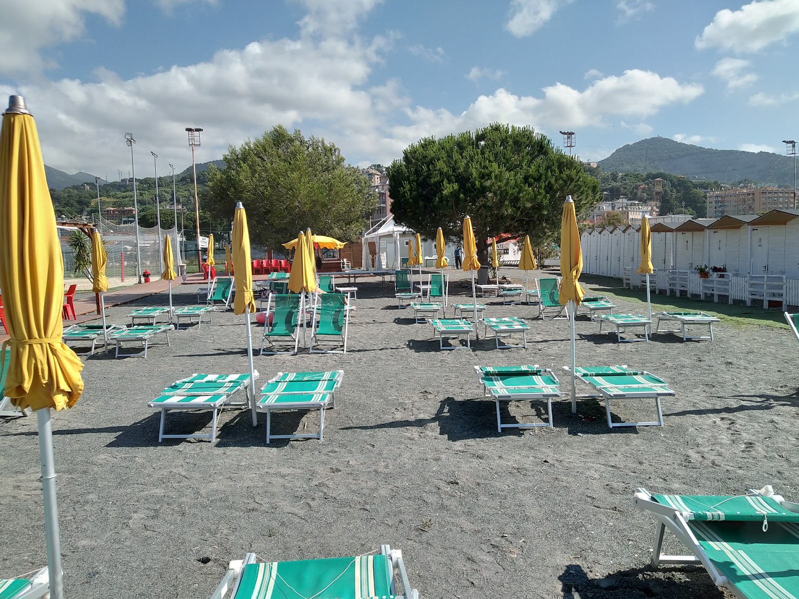 Spiaggia Multedo的照片 具有脏级别的清洁度