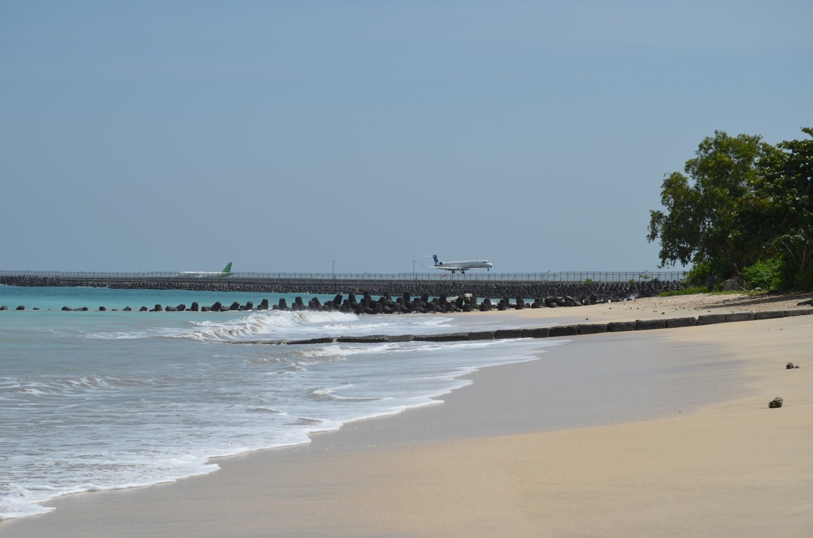 Fotografija Kelan Beach in naselje