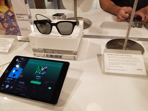 Home Audio Store «Bose Showcase Store», reviews and photos, 2855 Stevens Creek Blvd Ste 1027, Santa Clara, CA 95050, USA