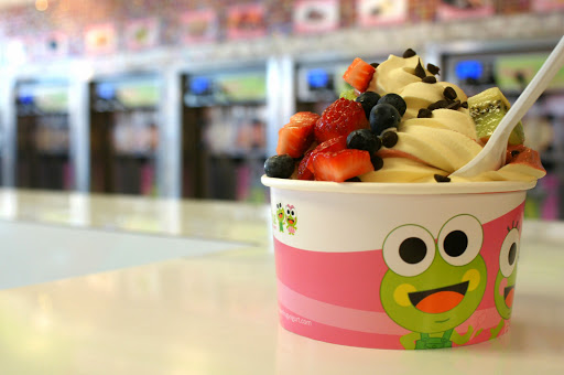 Frozen Yogurt Shop «sweetFrog Premium Frozen Yogurt», reviews and photos, 3911 Union Deposit Rd, Harrisburg, PA 17109, USA