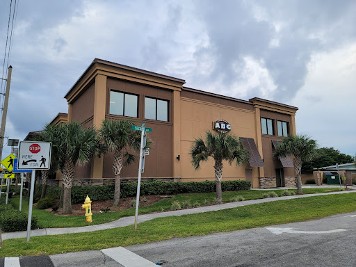 Liquor Store «ABC Fine Wine & Spirits», reviews and photos, 300 N Miramar Ave, Indialantic, FL 32903, USA