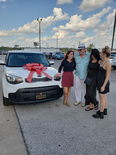 Kia Dealer «World Car Kia», reviews and photos, 4220 Fredericksburg Rd Building 1, San Antonio, TX 78201, USA