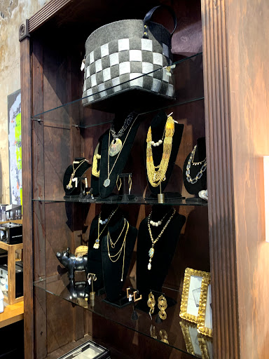 Gift Shop «Bishop Street Market», reviews and photos, 419 N Bishop Ave, Dallas, TX 75208, USA