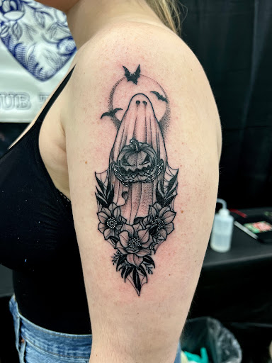 Explore queen of spades tattoo ideas, creative tattoo ideas in Las Vegas, available at Club Tattoo