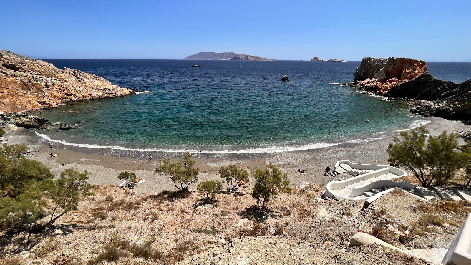 Vardia Beach photo #8