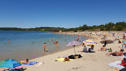 Foto von Plage Arjuzanx mit eine gerade küstenlinie