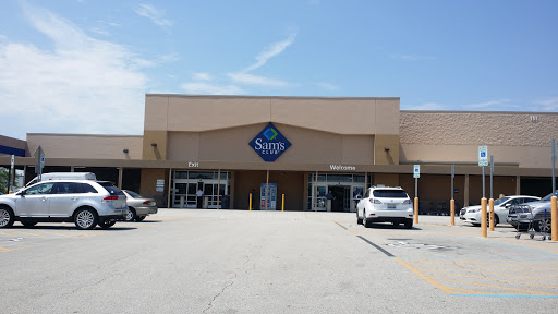 Walmart Supercentre - Dufferin Mall Supercentre, 900 Dufferin St, Toronto, ON M6H 4A9, Canadá