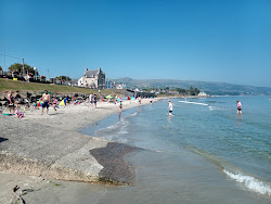Ballygally Beach'in fotoğrafı geniş bir kıyı şeridi ile birlikte