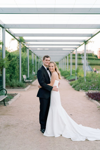 Bridal Shop «Casa de Novia Bridal», reviews and photos, 2040 W Gray St #120, Houston, TX 77019, USA