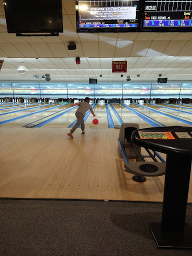 Bowling Alley «Boulevard Lanes», reviews and photos, 818 Emerson Ave, Dover, OH 44622, USA