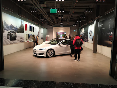 Tesla Stockholm - Mall of Scandinavia