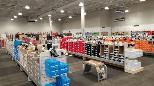 Shoe Store «DSW Designer Shoe Warehouse», reviews and photos, 7555 W Bell Rd, Peoria, AZ 85382, USA
