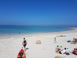 Foto von Cobo Beach mit geräumiger strand