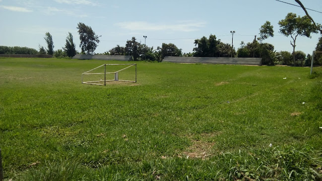 Opiniones de Campo Deportivo Mariposa en Chincha Baja - Campo de fútbol