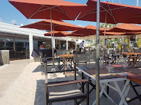 Atmosphère du Restaurant Beach Club à Saint-Laurent-du-Var - n°2