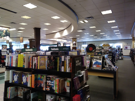 Book Store «Barnes & Noble», reviews and photos, 8136 W Bowles Ave, Littleton, CO 80123, USA