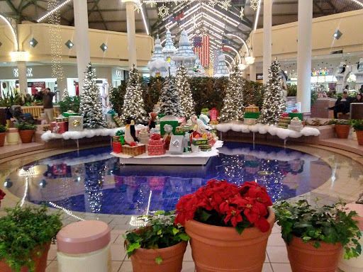 Shopping Mall «The Mall at Greece Ridge», reviews and photos, 271 Greece Ridge Center Dr, Rochester, NY 14626, USA