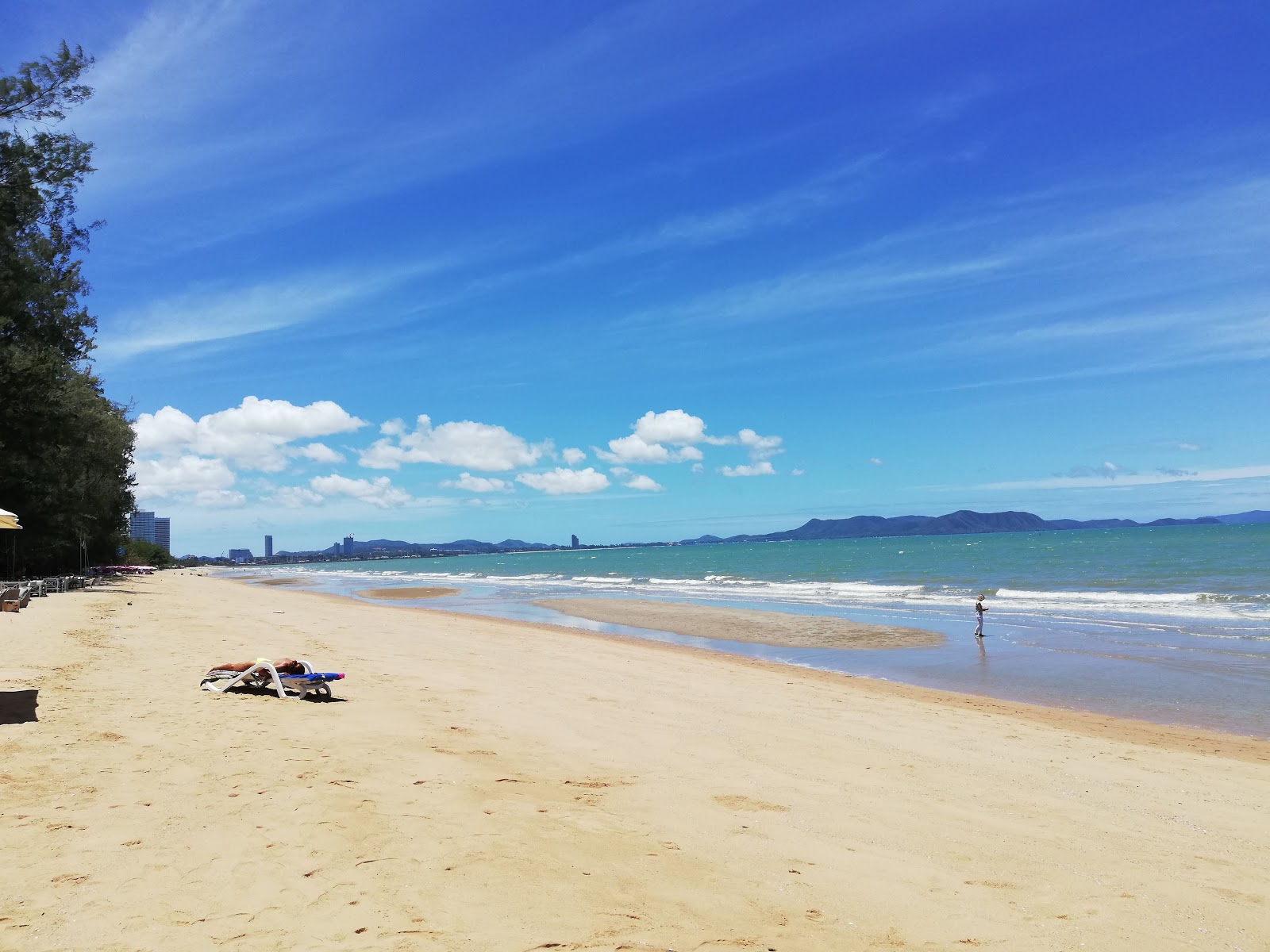 Golden Beach的照片 带有碧绿色水表面