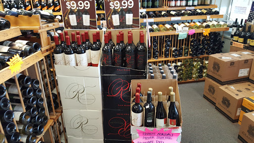 Liquor Store «Norwood Wines & Liquors», reviews and photos, 140 Nahatan St, Norwood, MA 02062, USA