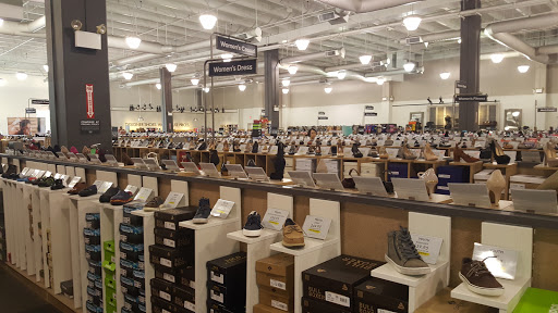 Shoe Store «DSW Designer Shoe Warehouse», reviews and photos, 19500 Plummer St, Northridge, CA 91324, USA