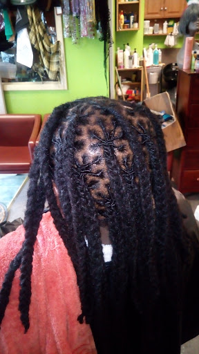 Beauty Salon «Diva Hair Care Unisex Salon», reviews and photos, 1470 Williamsbridge Rd, Bronx, NY 10461, USA
