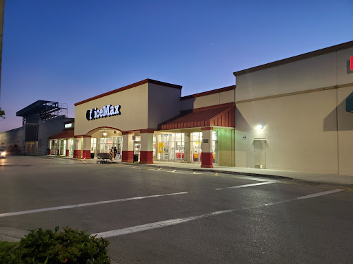 Shopping Mall «Oakwood Plaza», reviews and photos, 3800 Oakwood Blvd, Hollywood, FL 33020, USA