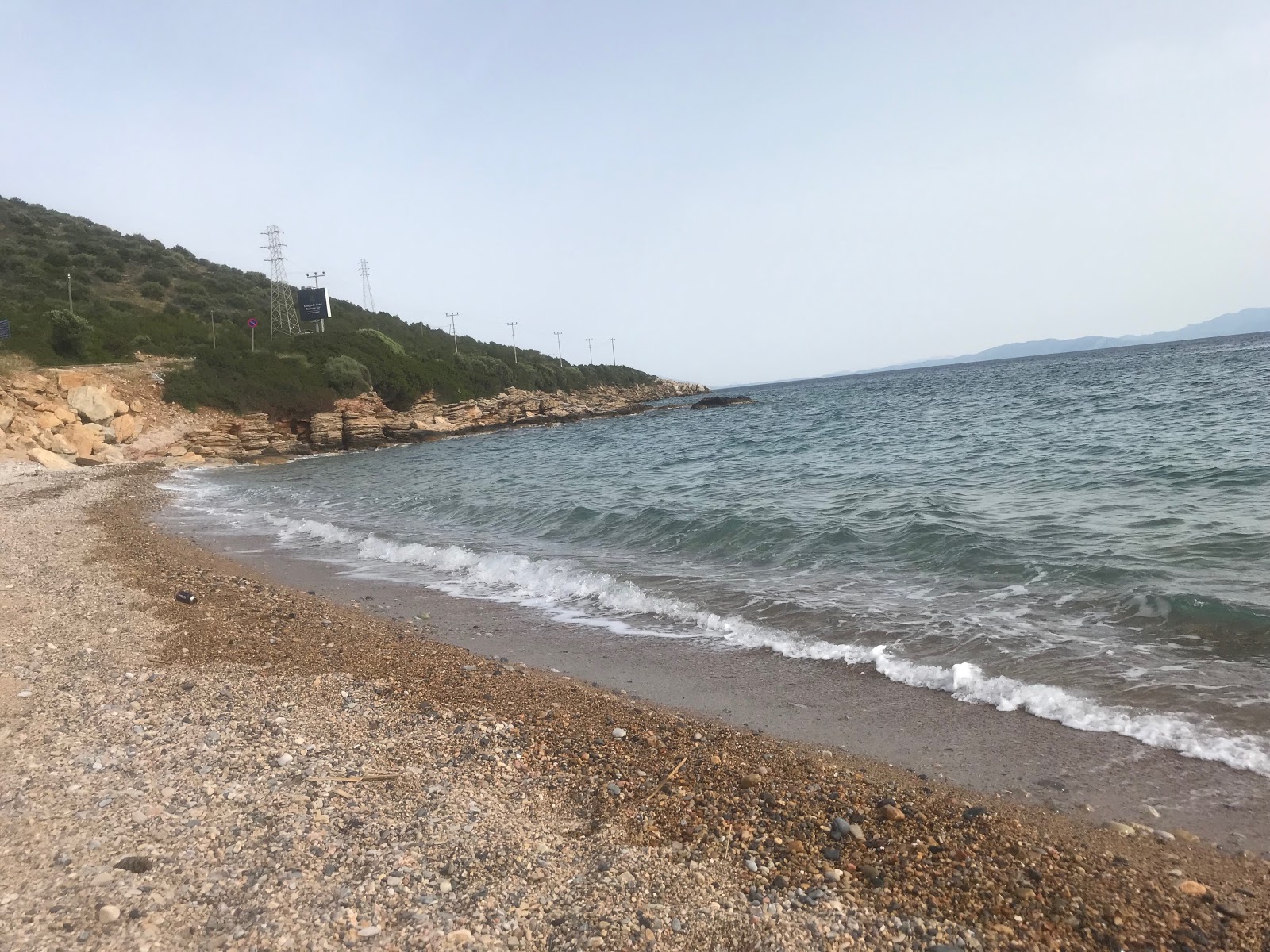 Fotografie cu Yaliciftlik beach cu nivelul de curățenie înalt
