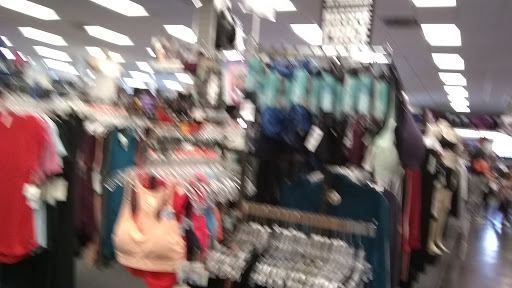 Sporting Goods Store «Big 5 Sporting Goods - Lakewood», reviews and photos, 5247 Lakewood Blvd, Lakewood, CA 90712, USA