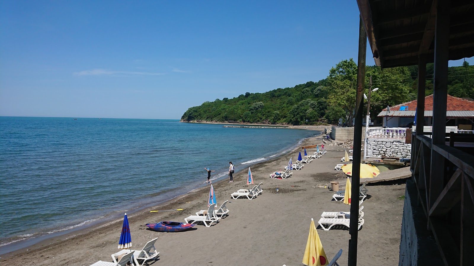 Foto di Karaburun Plaji con una superficie del sabbia beige