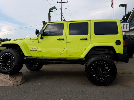 Car Dealer «Dealers Trade Outlet», reviews and photos, 16327 Lee Hwy, Gainesville, VA 20155, USA