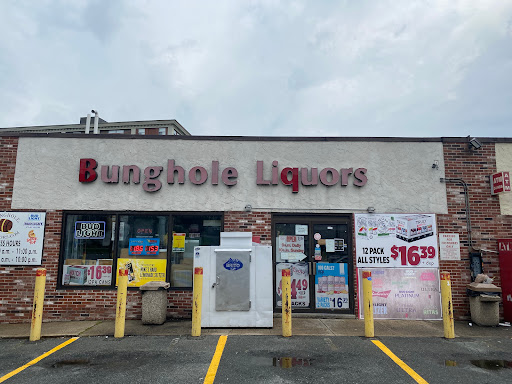Liquor Store «Bunghole Liquors», reviews and photos, 79 Lowell St, Peabody, MA 01960, USA
