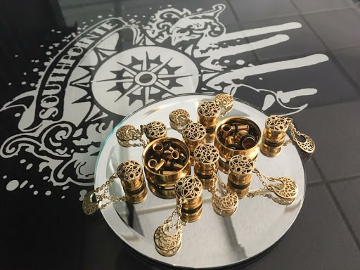 Tattoo Shop «South Pointe Ink - Tattoos & Piercings», reviews and photos, 1838 S Westnedge Ave, Kalamazoo, MI 49008, USA