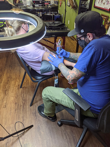 Tattoo Shop «MOM’S TATTOOS», reviews and photos, 1381 Main St, Dunedin, FL 34698, USA