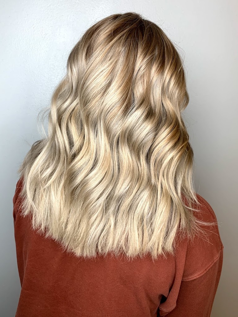 Hairstylist Jessi Ely 46012