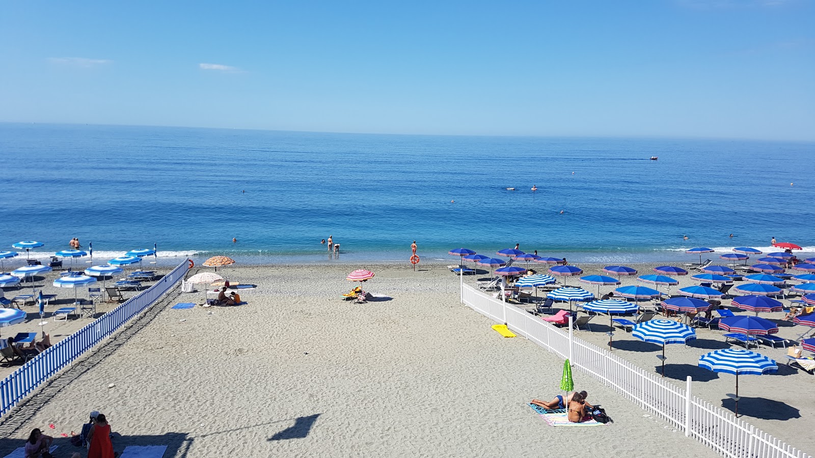 Zdjęcie Spiaggia Deiva Marina częściowo zrewitalizowany obszar