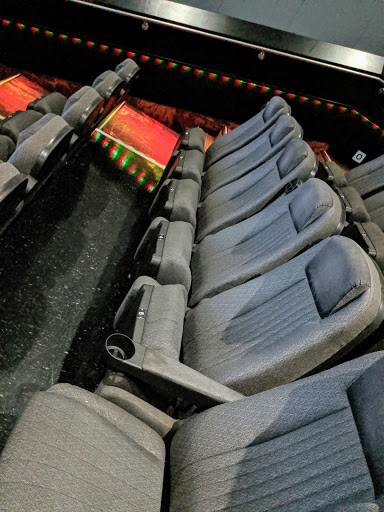 Movie Theater «Regal Cinemas Bridgeport Village 18 & IMAX», reviews and photos, 7329 SW Bridgeport Rd, Tigard, OR 97224, USA