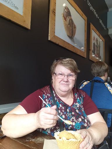 Ice Cream Shop «FRÍO Gelato - 517 Dempster, Evanston», reviews and photos, 517 Dempster St, Evanston, IL 60201, USA