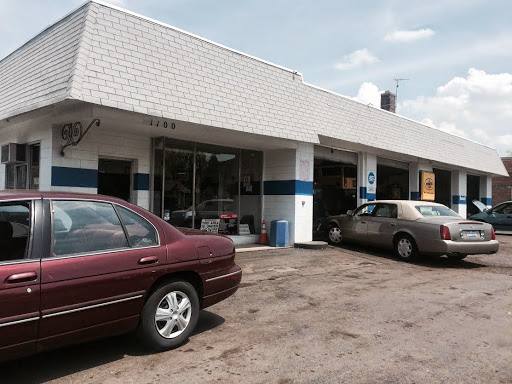Auto Repair Shop «Weber Road Auto Service», reviews and photos, 1100 E Weber Rd, Columbus, OH 43211, USA