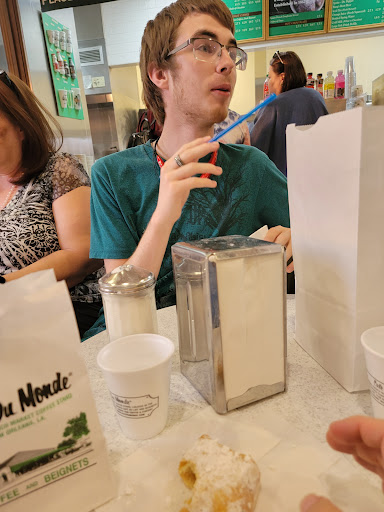 Coffee Shop «Cafe Du Monde», reviews and photos, 1814 North Causeway Approach #1, Mandeville, LA 70448, USA