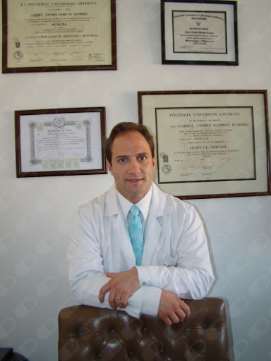 Dr. Gabriel Andres Barbosa Ramirez, Ginecólogo