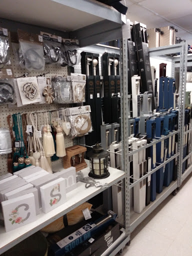 Home Goods Store «Tuesday Morning», reviews and photos, 322 E SE Loop 323, Tyler, TX 75701, USA