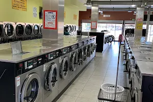 Alligator Laundry | Laundromat | Wash & Fold Laundry Services image