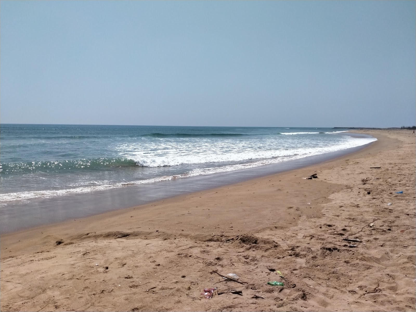 Foto de Bavanapadu Beach com areia brilhante superfície