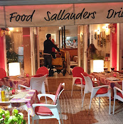 Salander tapa restaurant - Av. del Mediterráneo, s/n, 29780 Nerja, Málaga