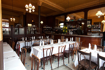 Chez Omar à Paris