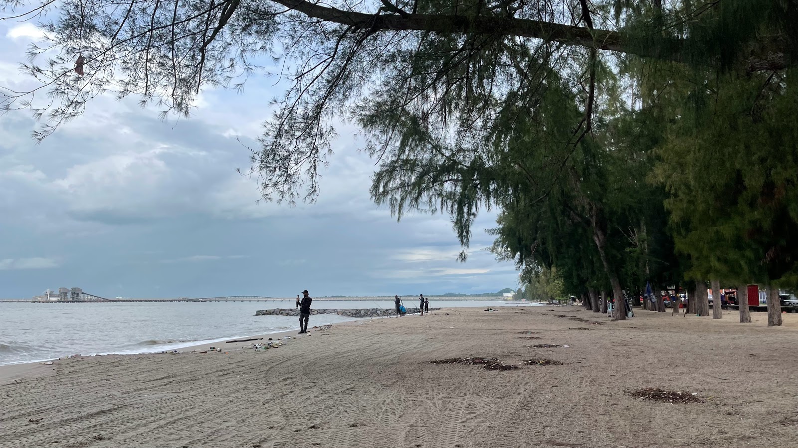 Foto van Puteri Beach II met helder zand oppervlakte