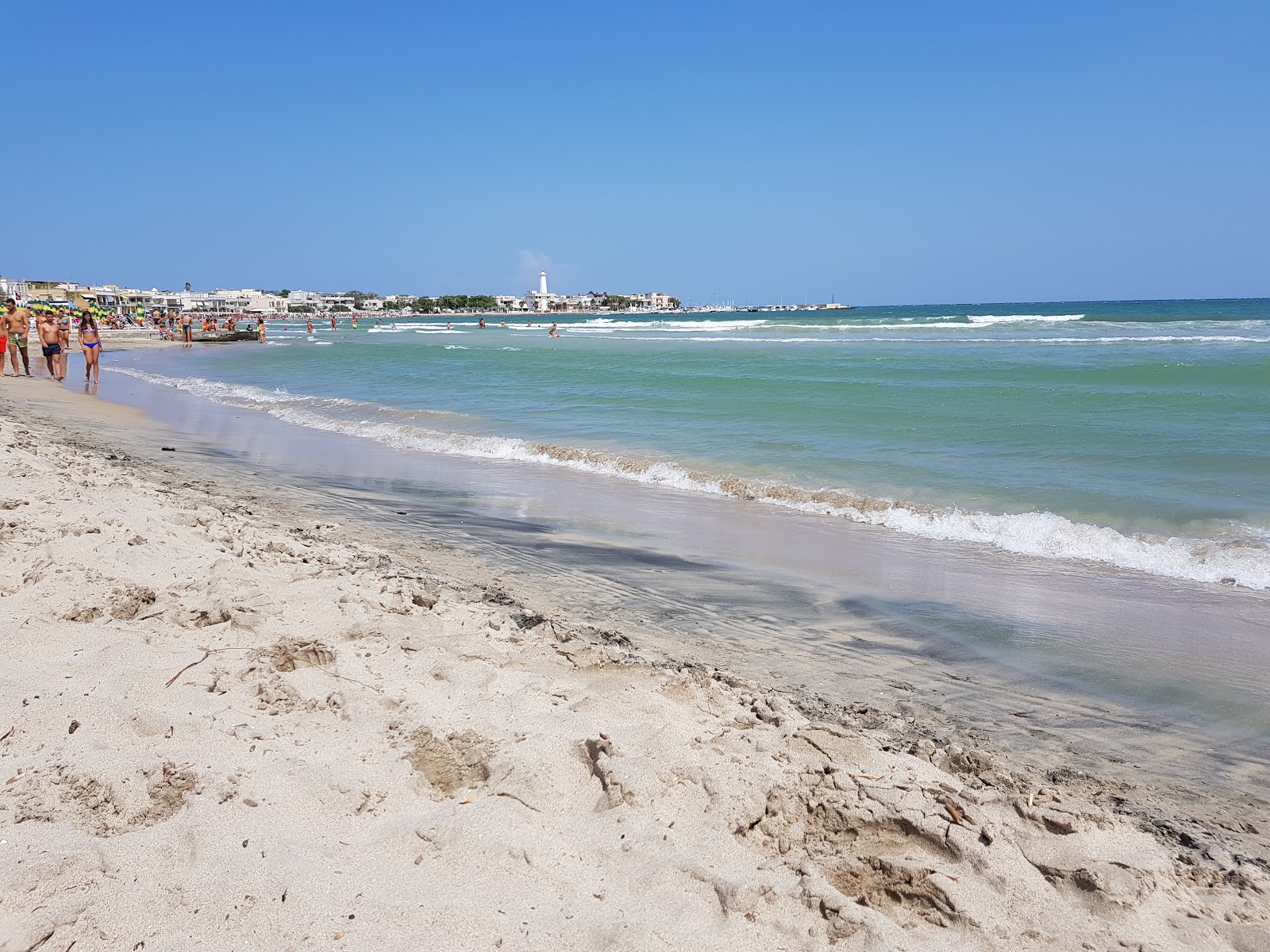 Foto de Spiaggia di Torre Canne con playa amplia